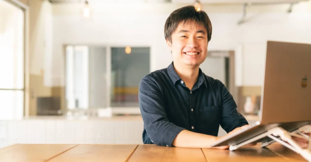 文学部卒業→エンジニアへ。テクノロジーの力で社会に影響を与えたい僕がSun*に新卒で入社した理由